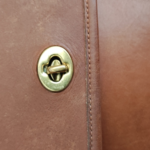 Vintage Coach - Quincy - Picture 8 of 12